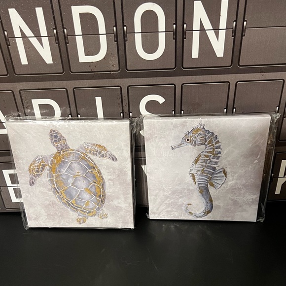 New Set Turtle & Seahorse Decorative Canvas Prints with Gold Foil 8IN x 8IN - Picture 11 of 13